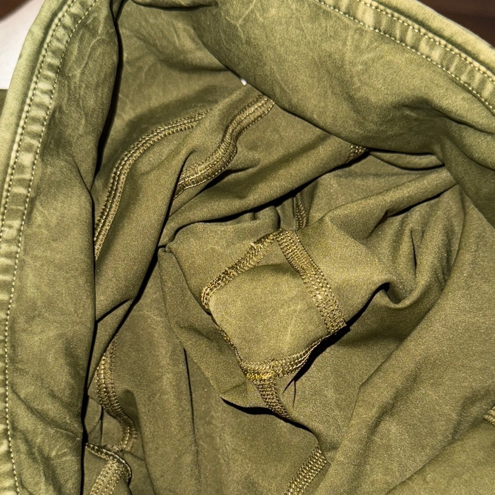 Lululemon Size 4 Fast and Free Short 10" *Ice Dye
Ice Wash Moss Green Modest Gym - Picture 3 of 10